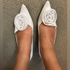 ALIMA White Rose Leather Kitten Heel Pointed Shoe Flower Statement Rosette Cute